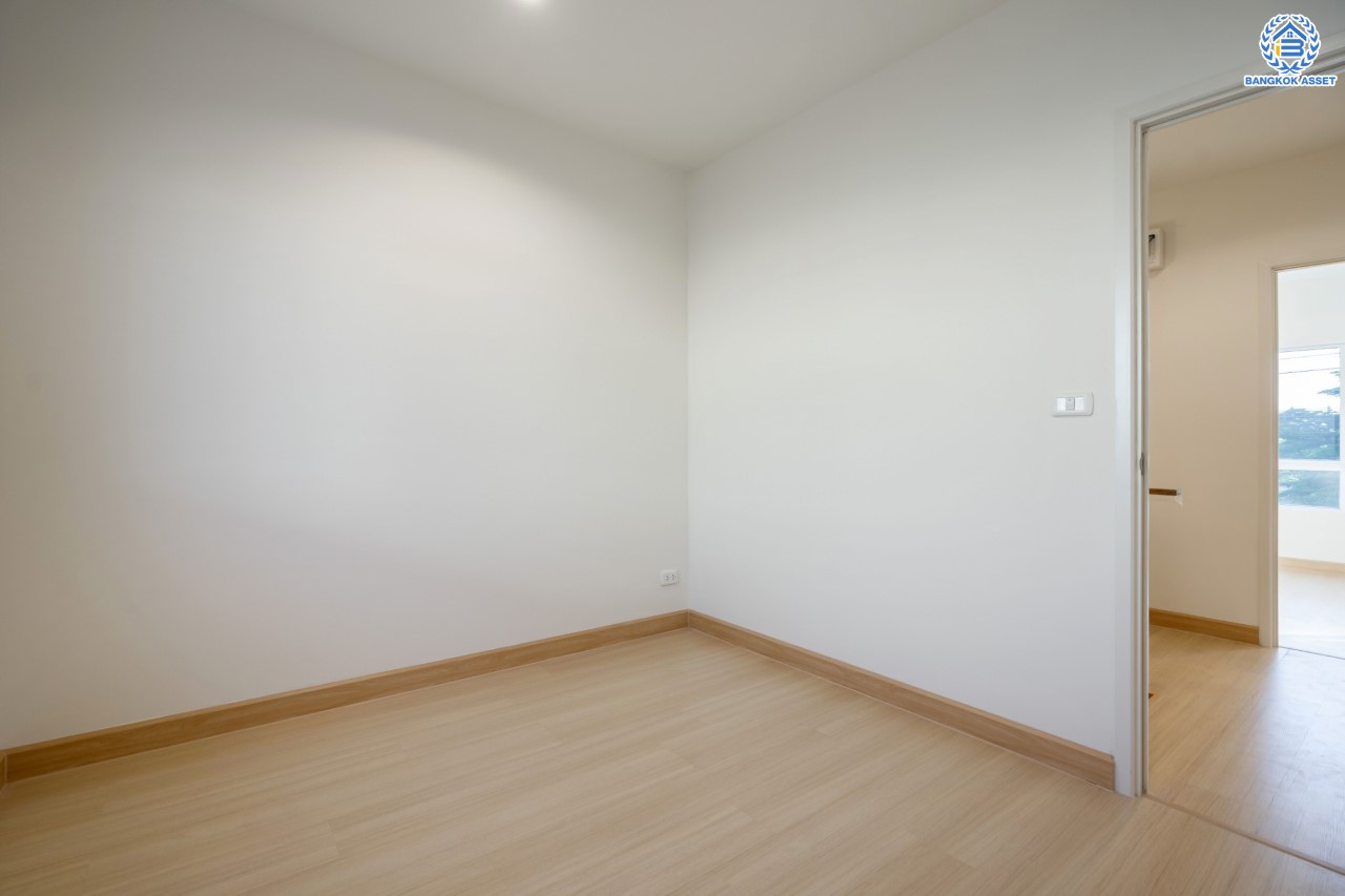 ทาวน์เฮ้าส์มือสองนนทบุรี ม.วิลเลตไลท์ ราชพฤกษ์-ปิ่นเกล้า เนื้อที่ 19.2 ตร.ว. ฟังก์ชัน 3 ห้องนอน 2 ห้องน้ำ จอดรถได้ 2 คัน บนทำเลสะดวกสบาย เดินทางง่าย เข้า-ออกได้หลายเส้นทาง ทั้งทางราชพฤกษ์ กาญจนาภิเษก และนครอินทร์ เพียง 5 นาทีถึงจุดขึ้นทางด่วน "ศรีรัช"...